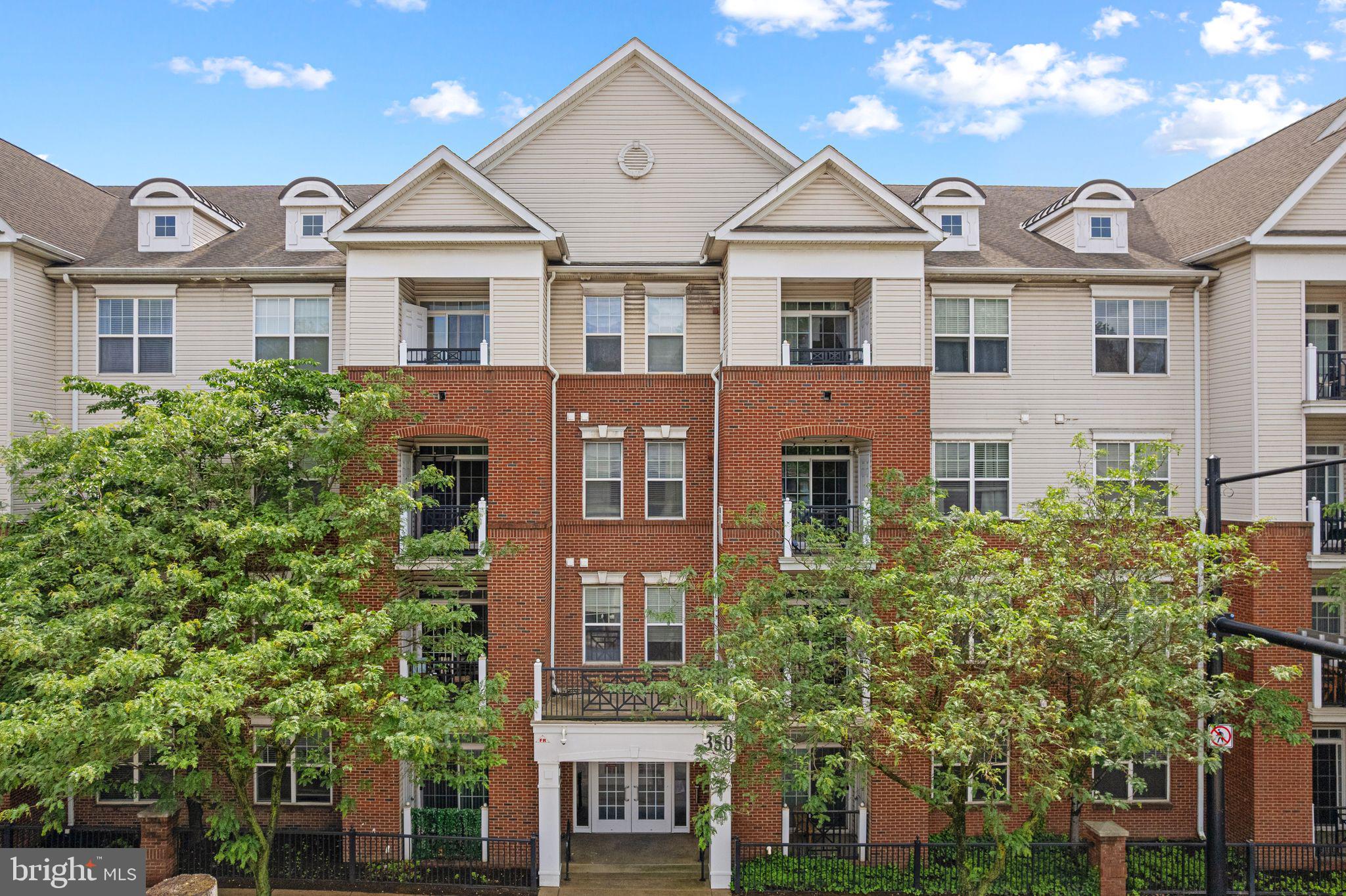 THE GRANDE AT RIVERVIEW - Residential