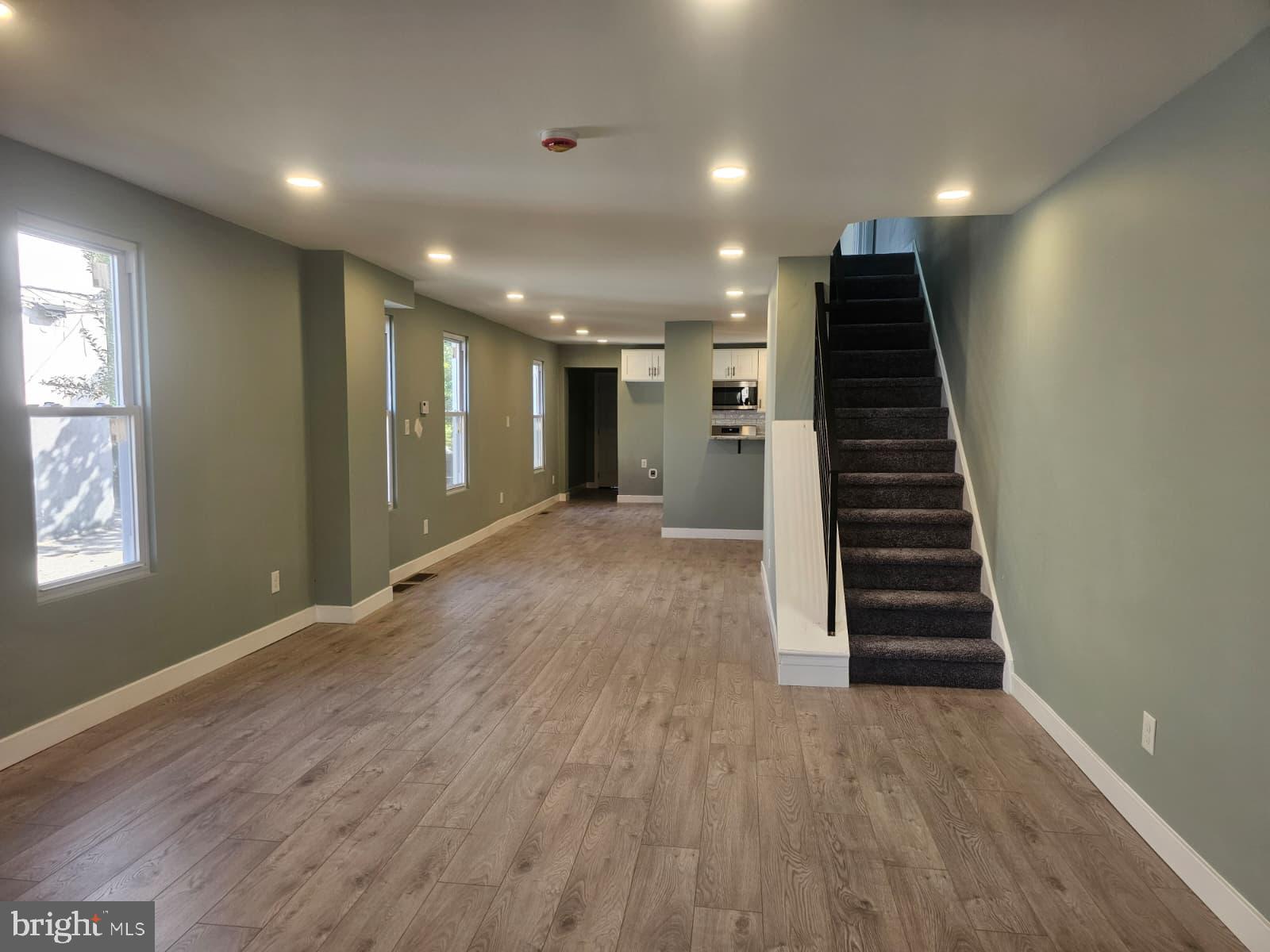 FERN ROCK - Residential