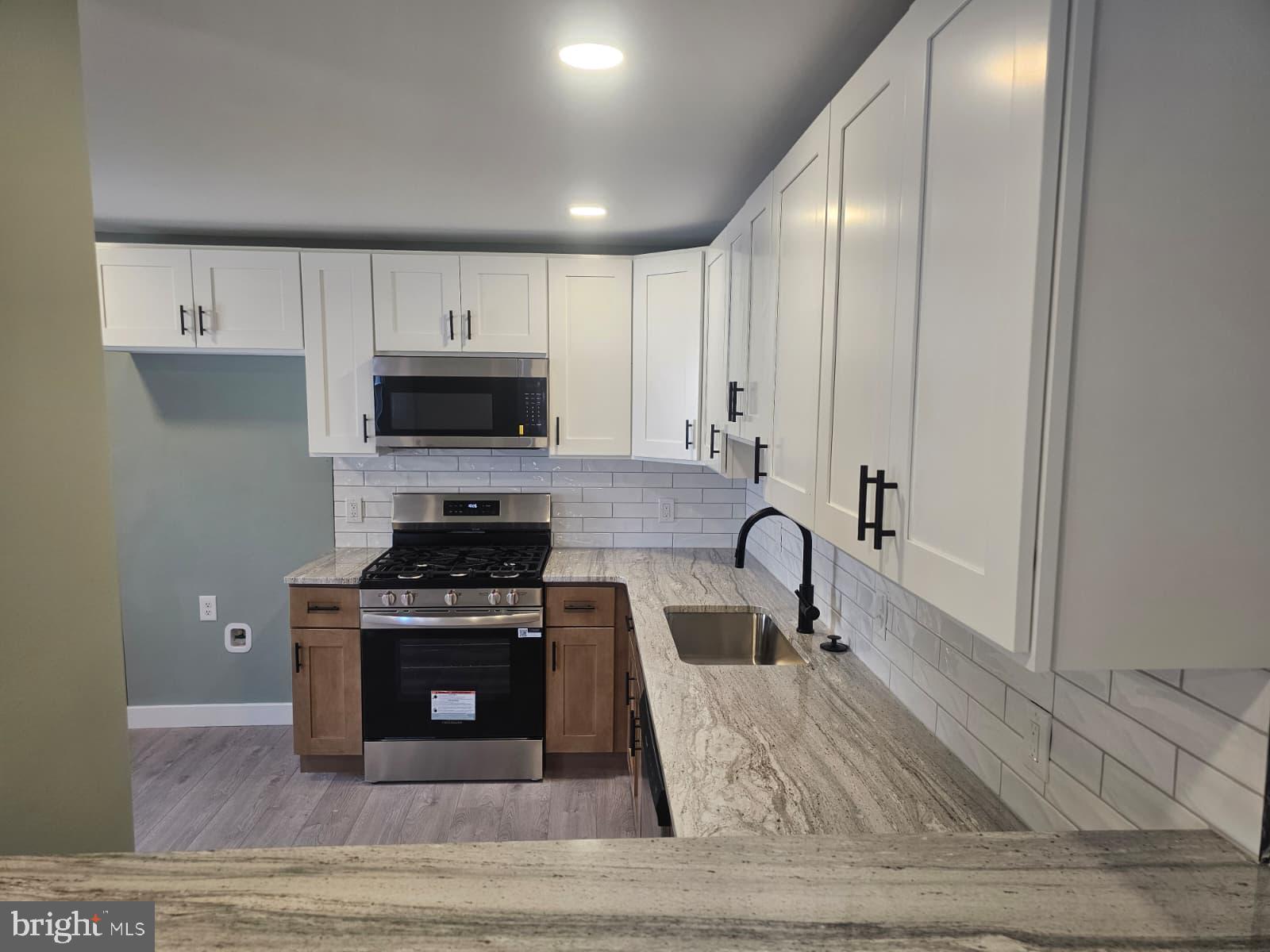 FERN ROCK - Residential