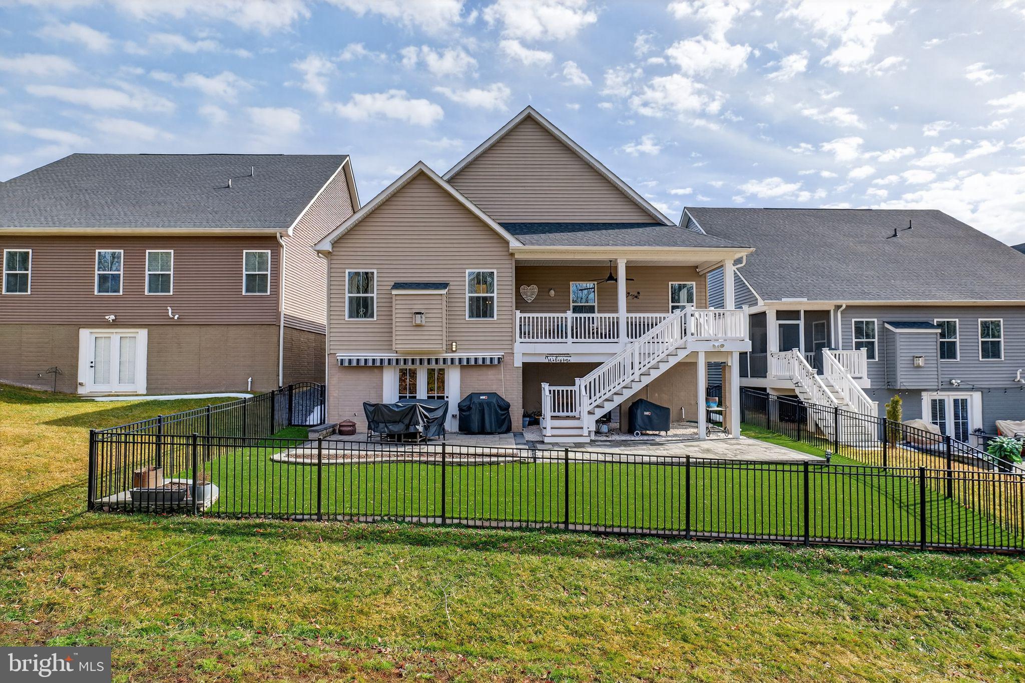 TWO RIVERS - Residential