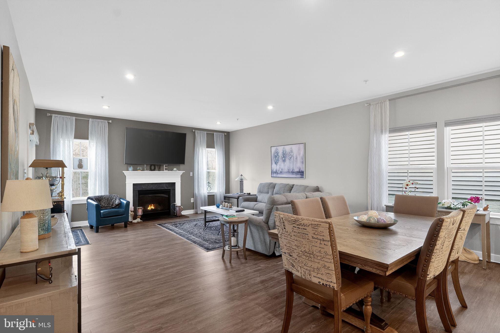 TWO RIVERS - Residential