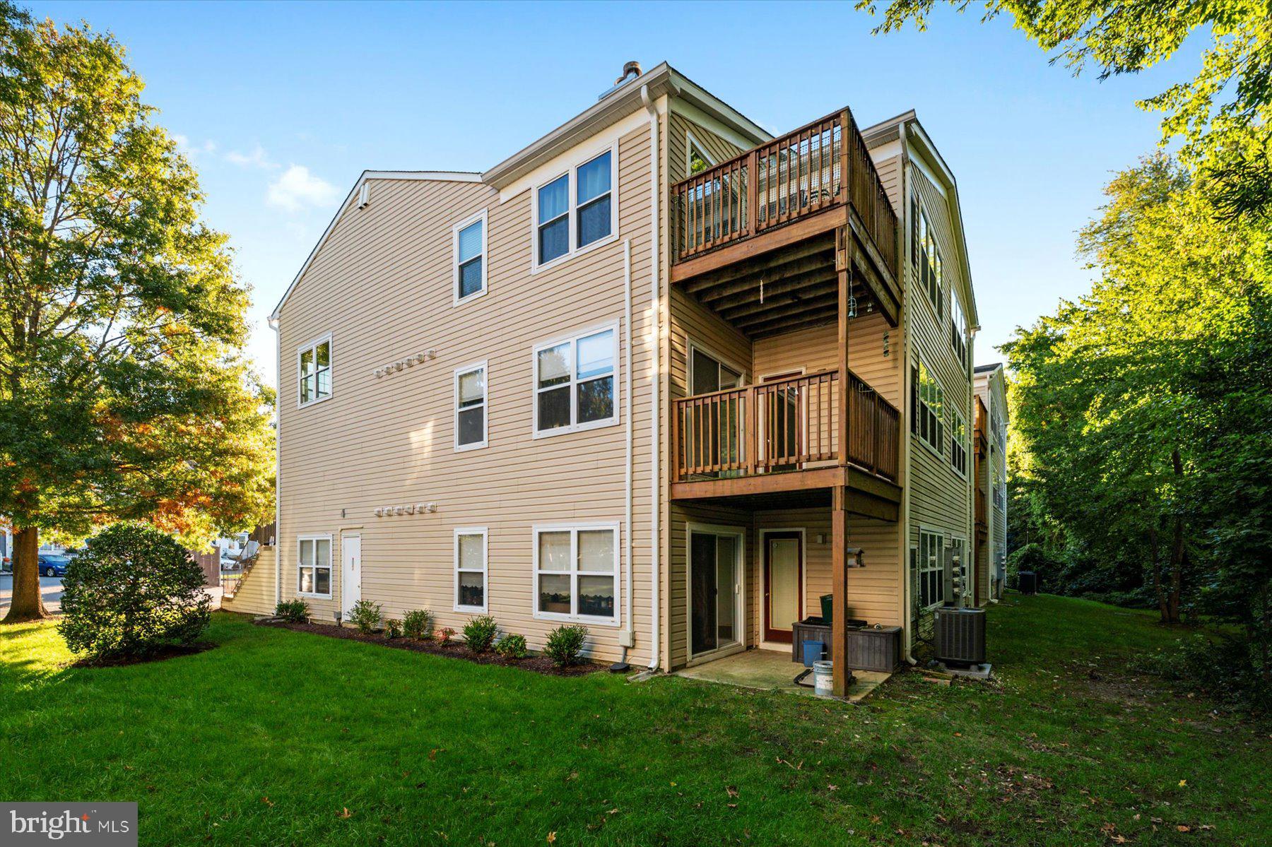 20 AMBERSTONE COURT H H