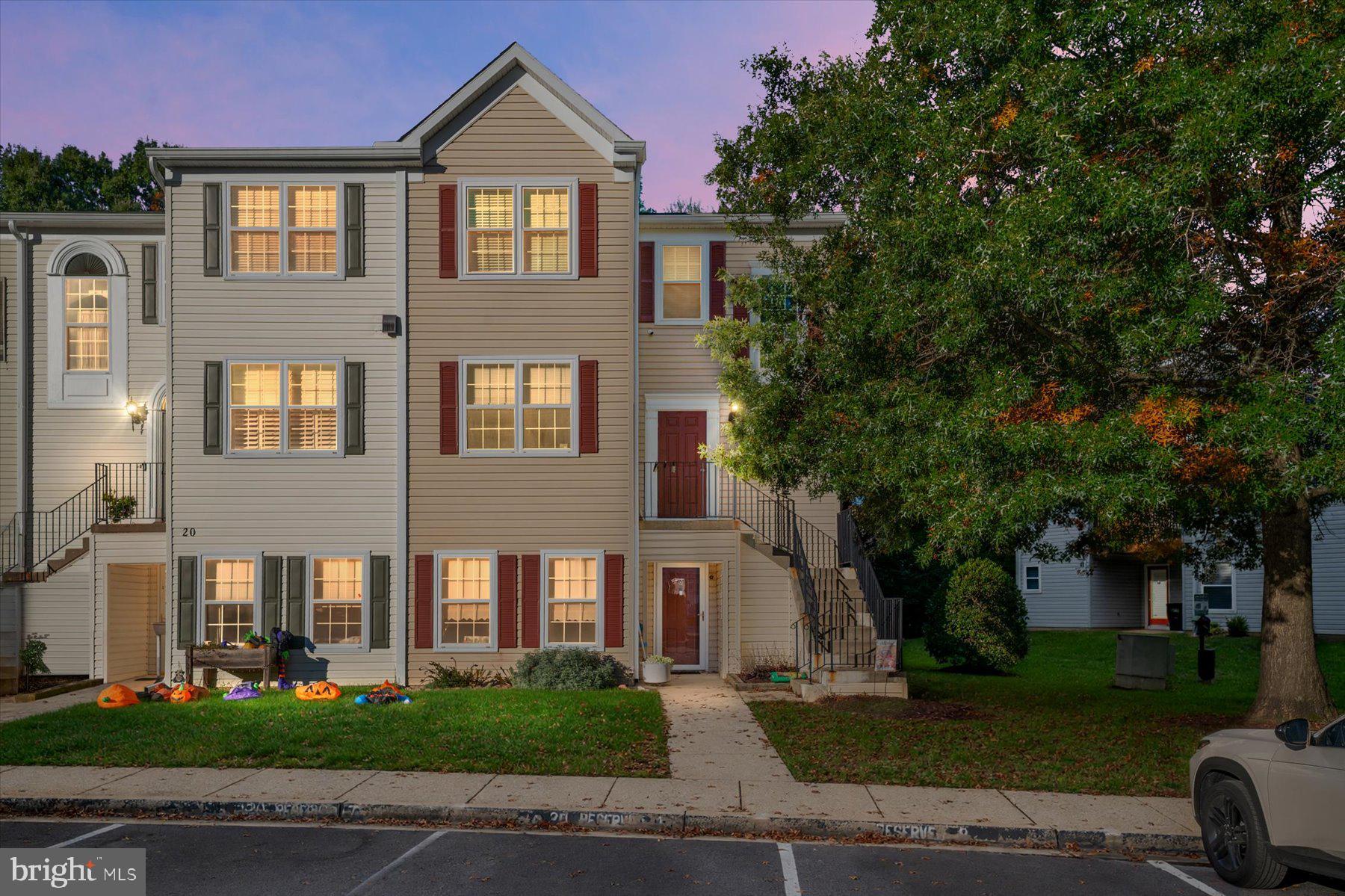 20 AMBERSTONE COURT H H