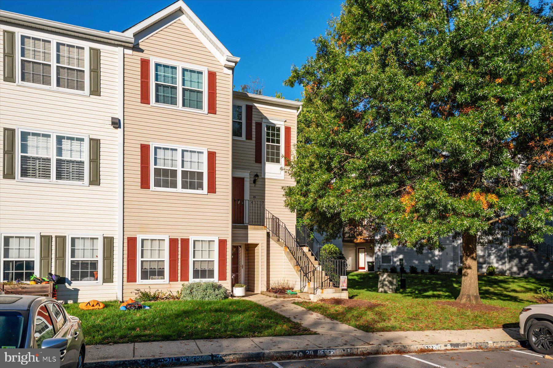 20 AMBERSTONE COURT H H