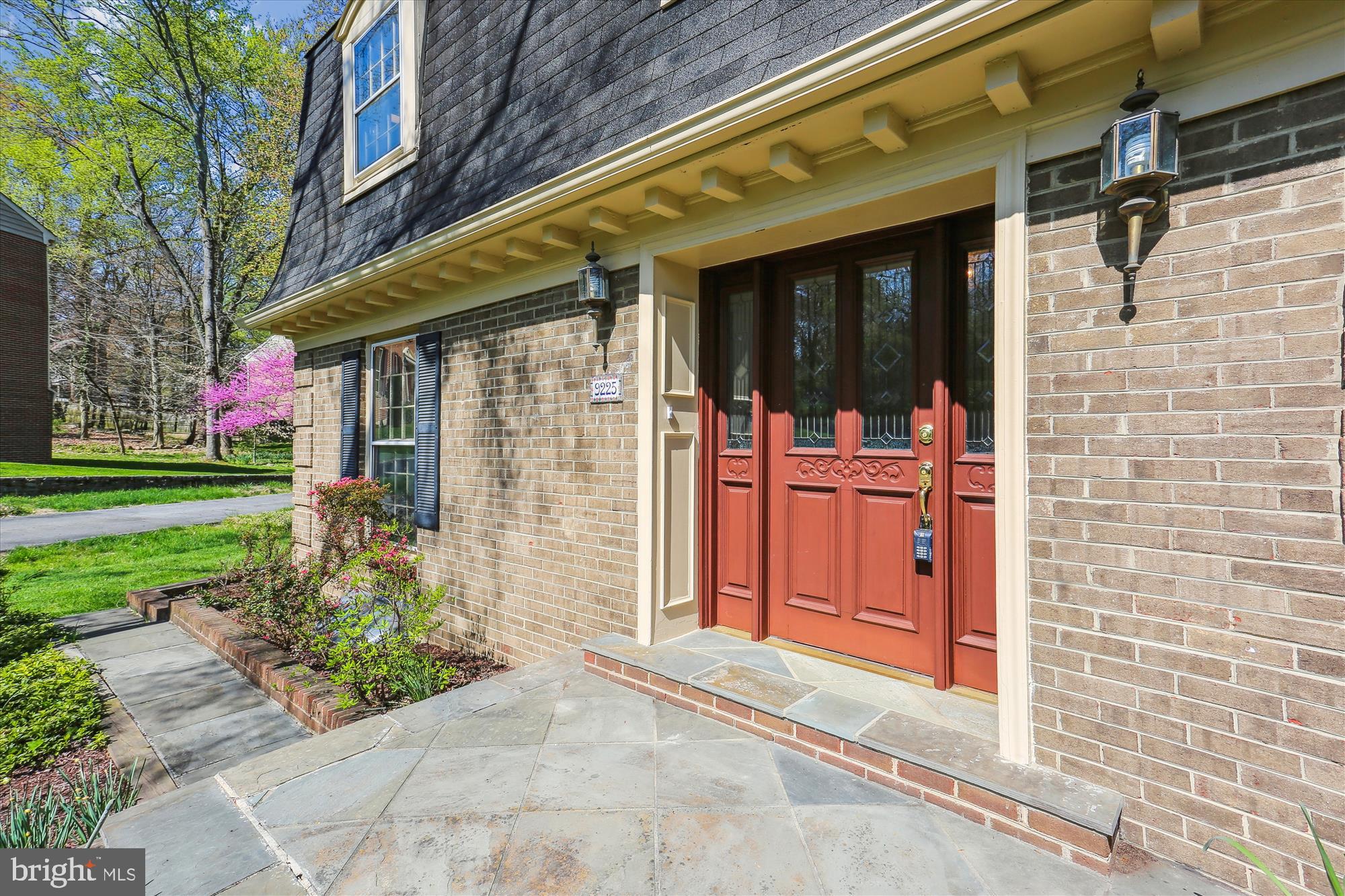 9225 FALL RIVER LANE