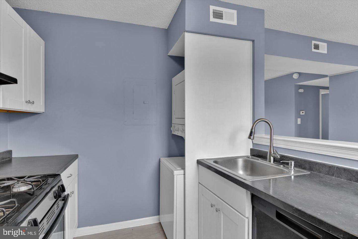 100 PARK BOULEVARD 88C