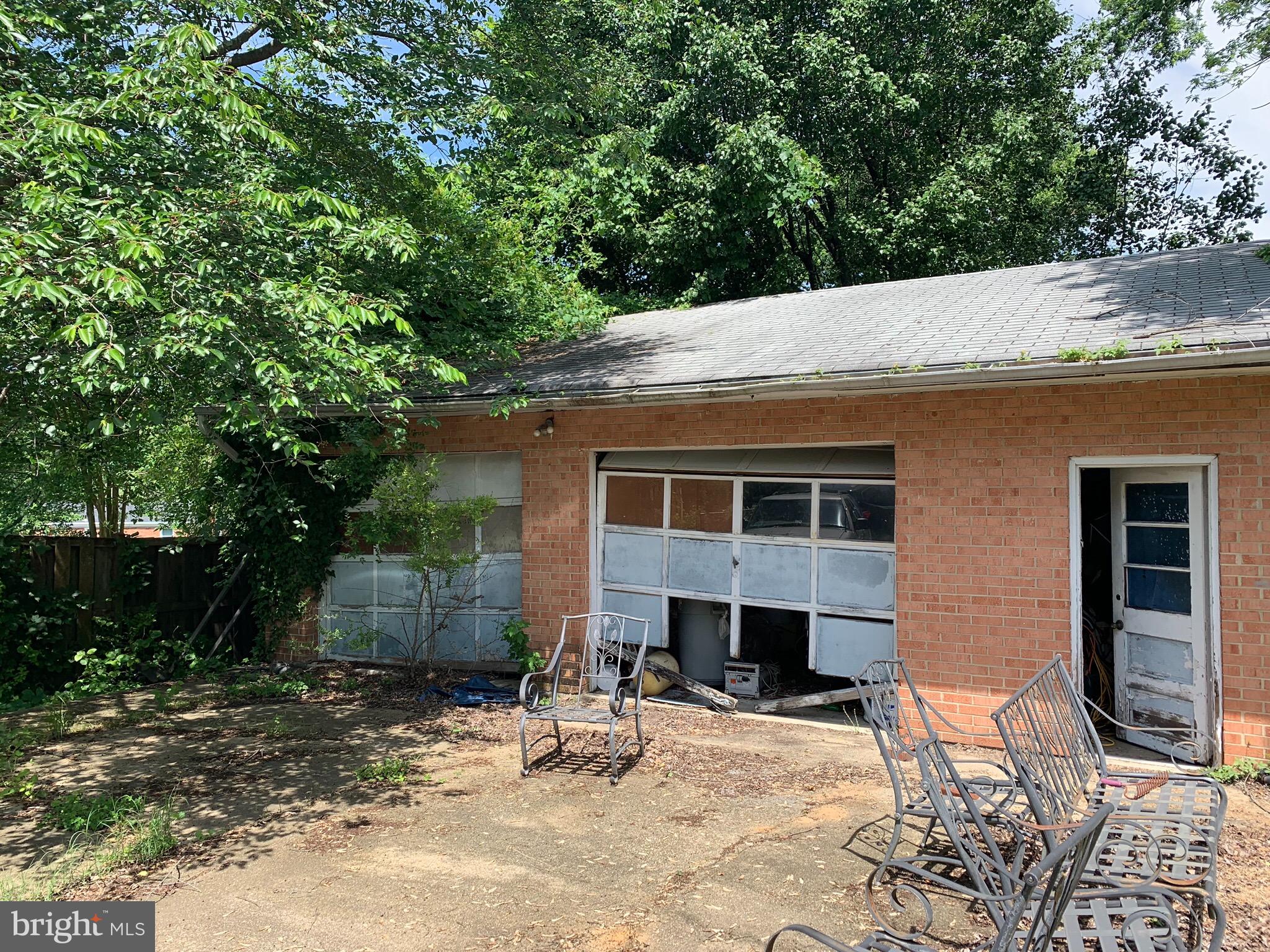 CLINTON - Residential