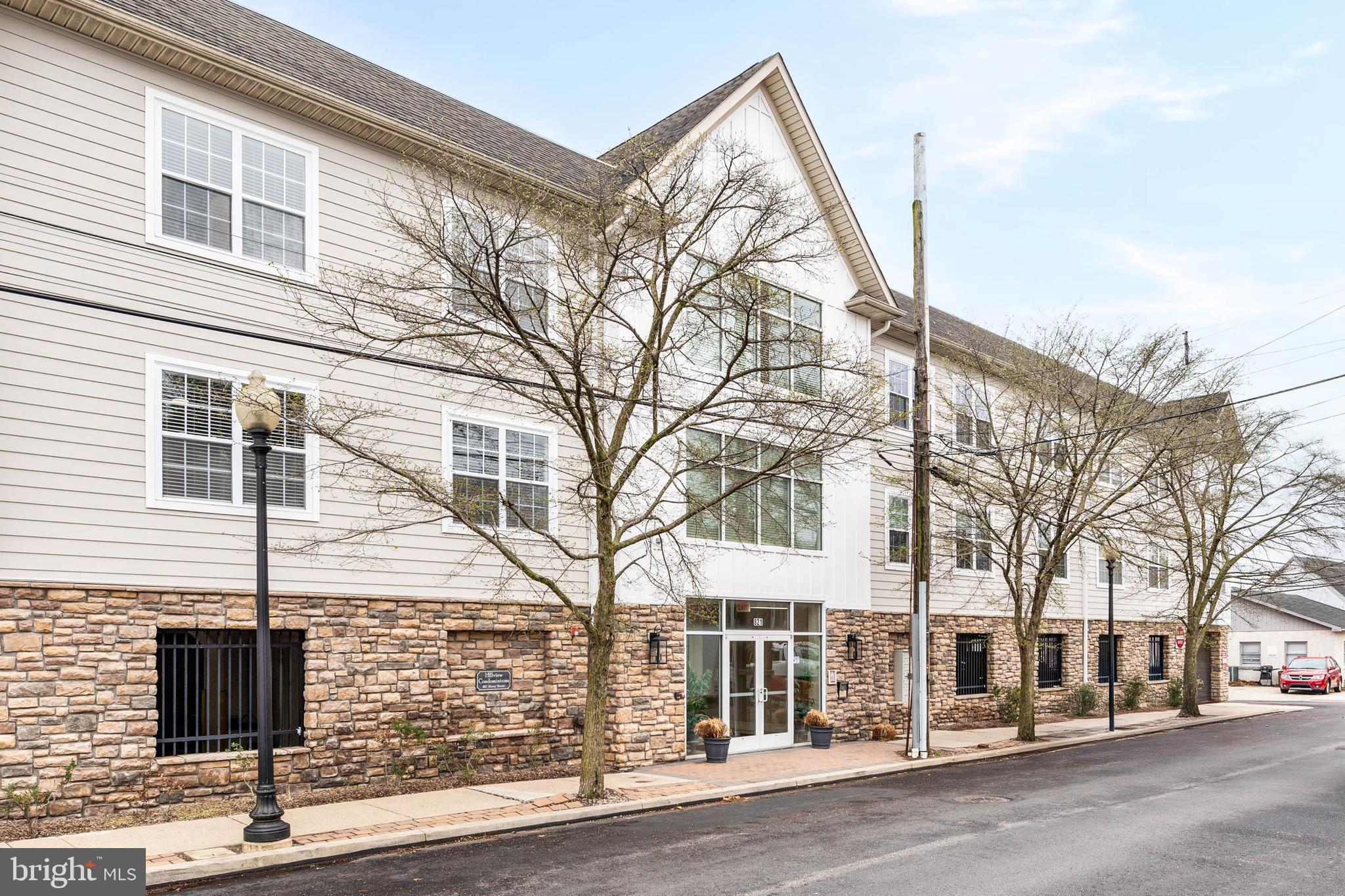 HILLVIEW CONDOS - Residential