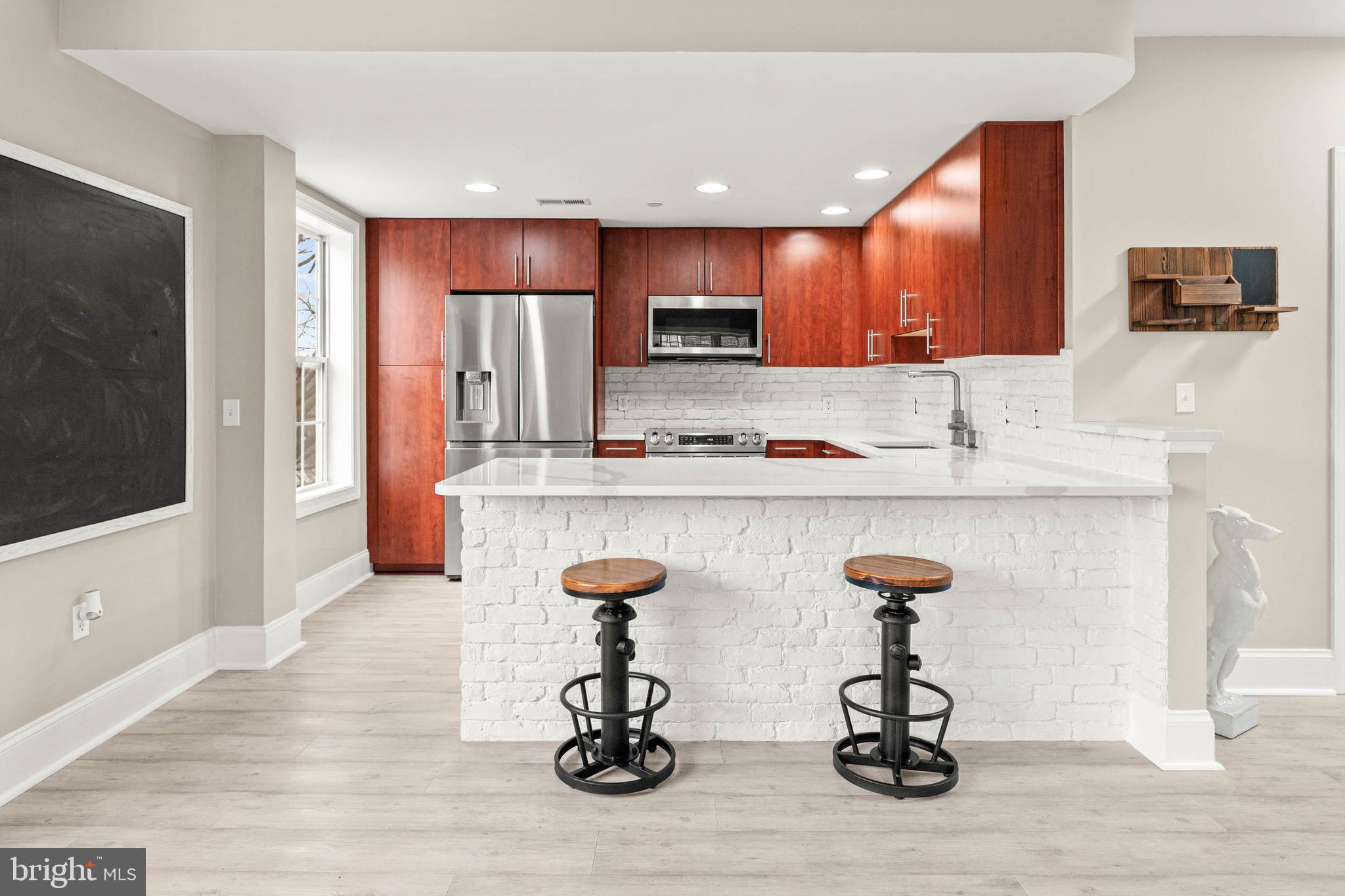 HILLVIEW CONDOS - Residential