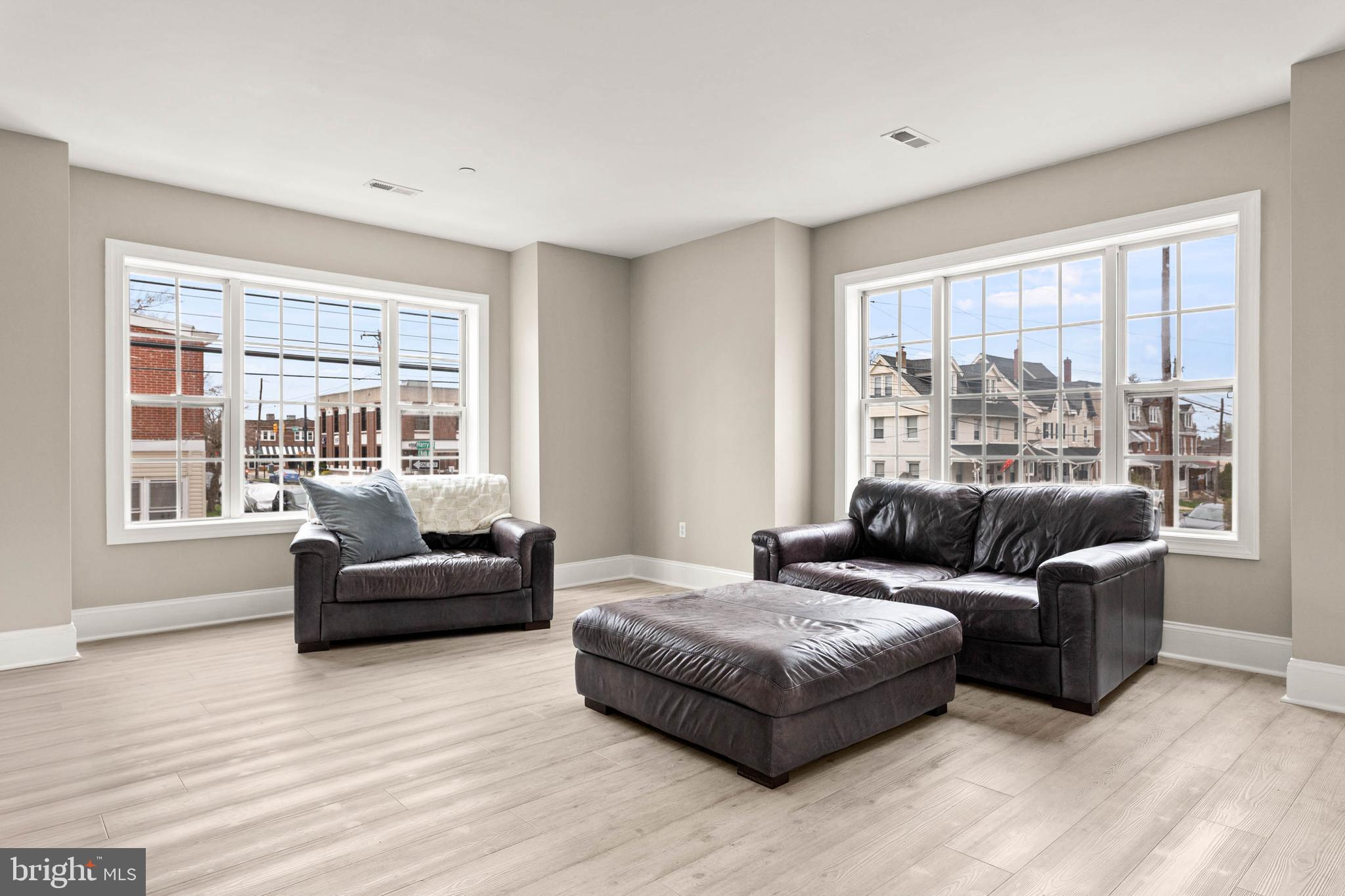 HILLVIEW CONDOS - Residential