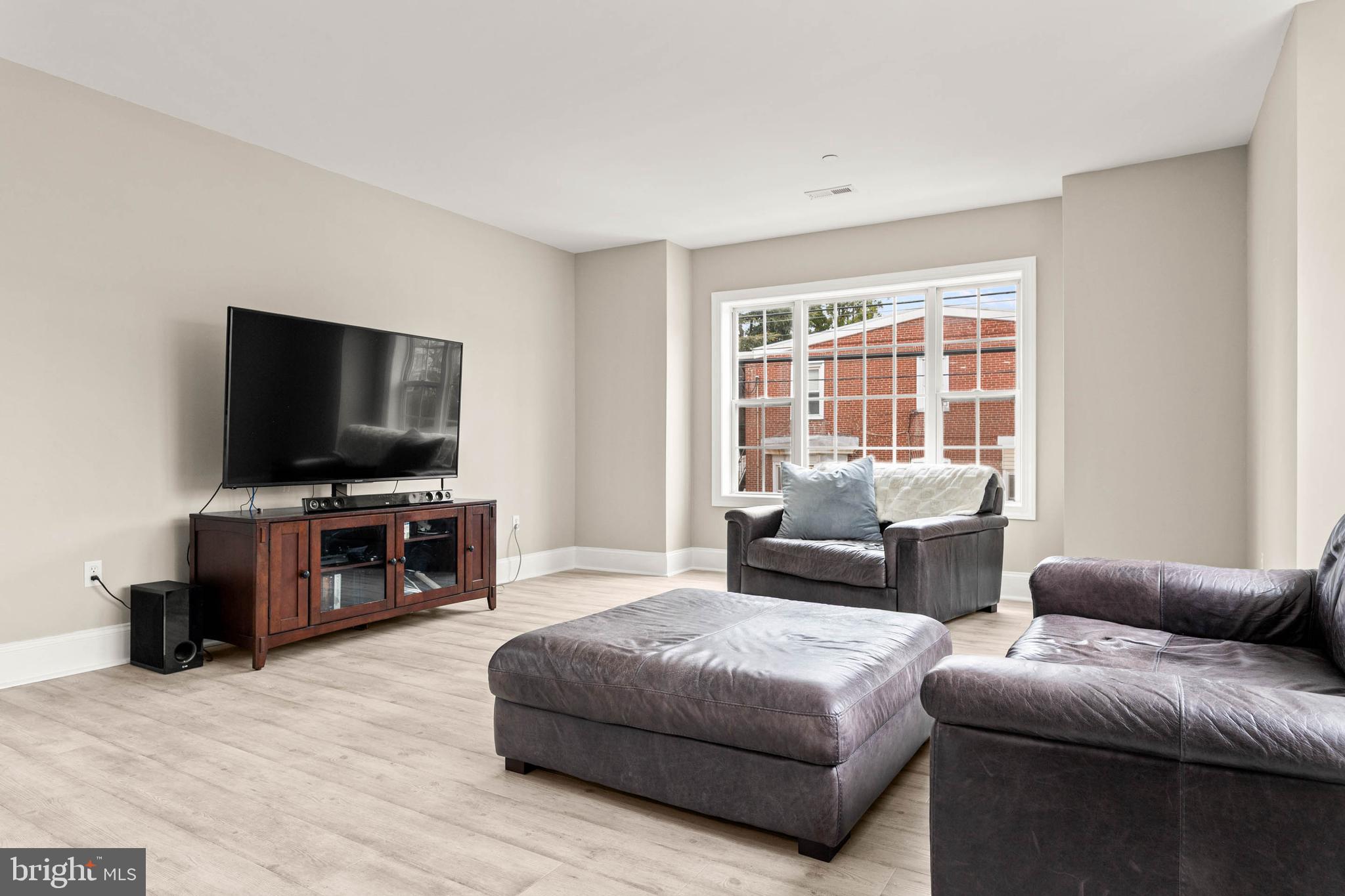 HILLVIEW CONDOS - Residential