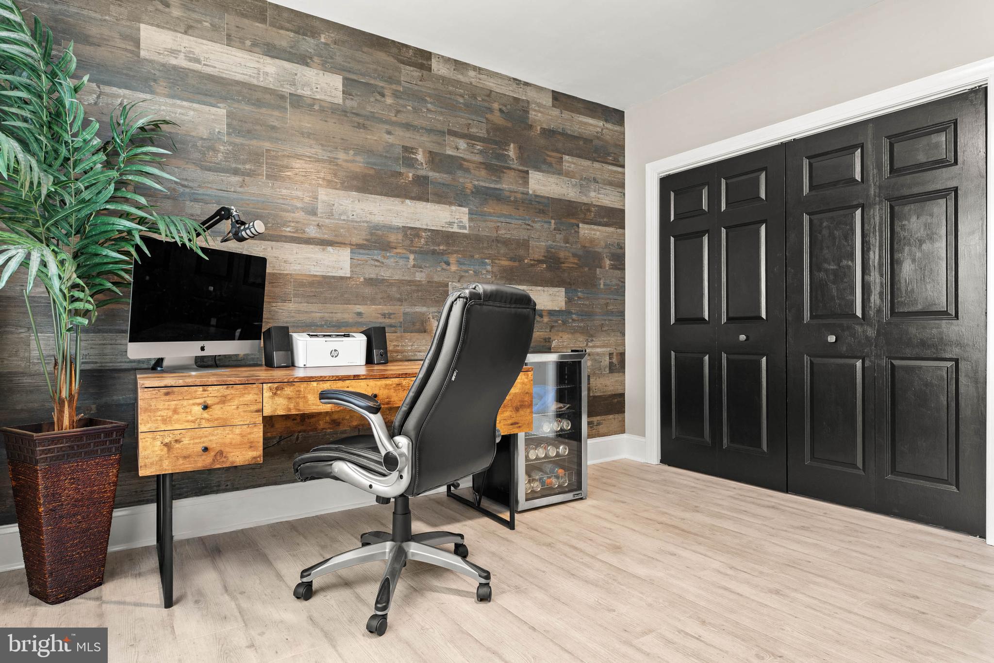 HILLVIEW CONDOS - Residential