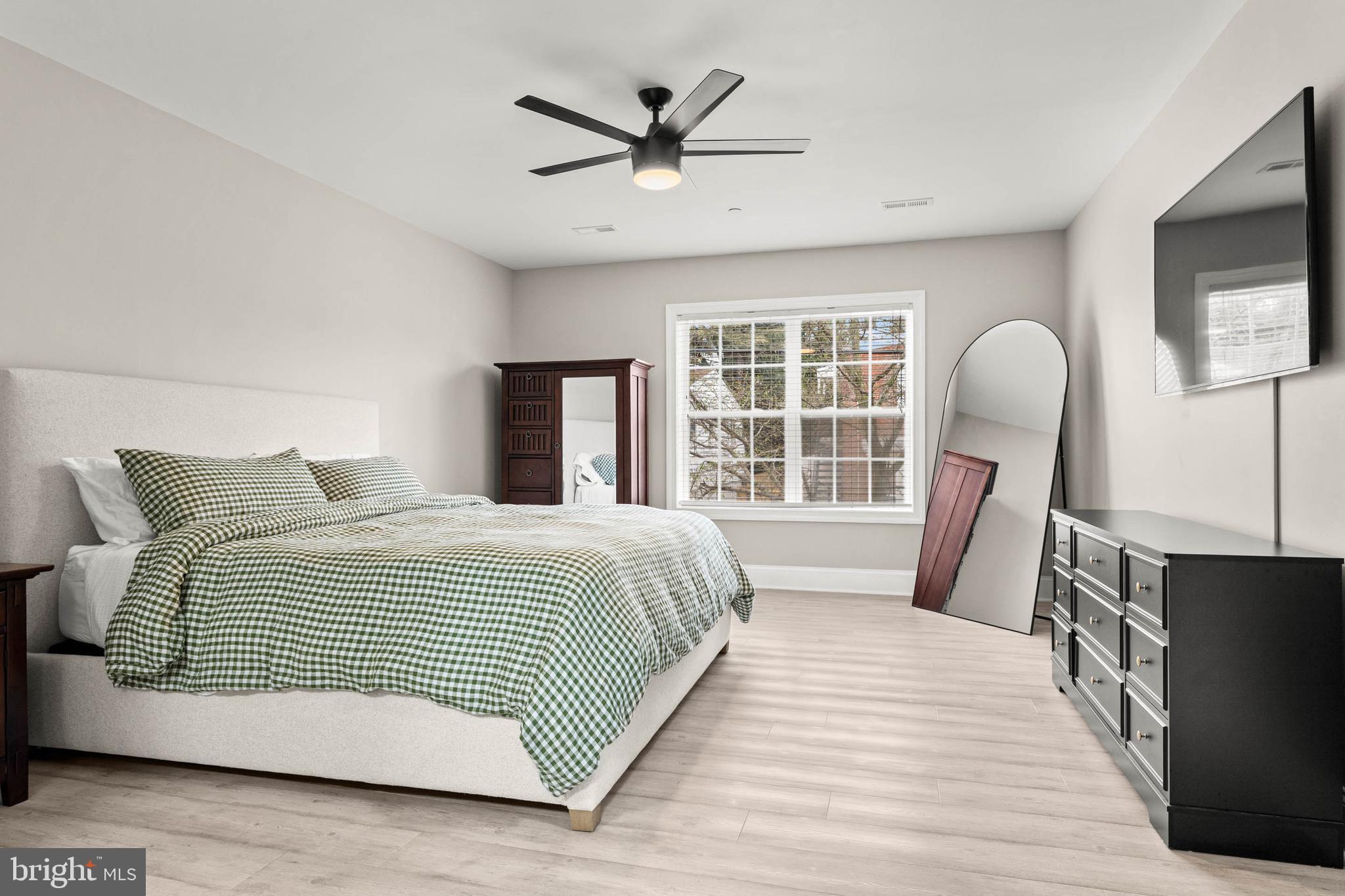 HILLVIEW CONDOS - Residential