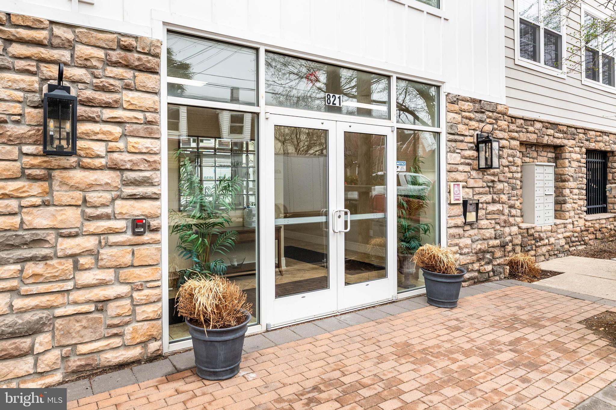 HILLVIEW CONDOS - Residential