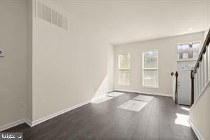 418 E 21ST