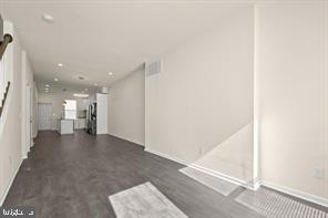 418 E 21ST