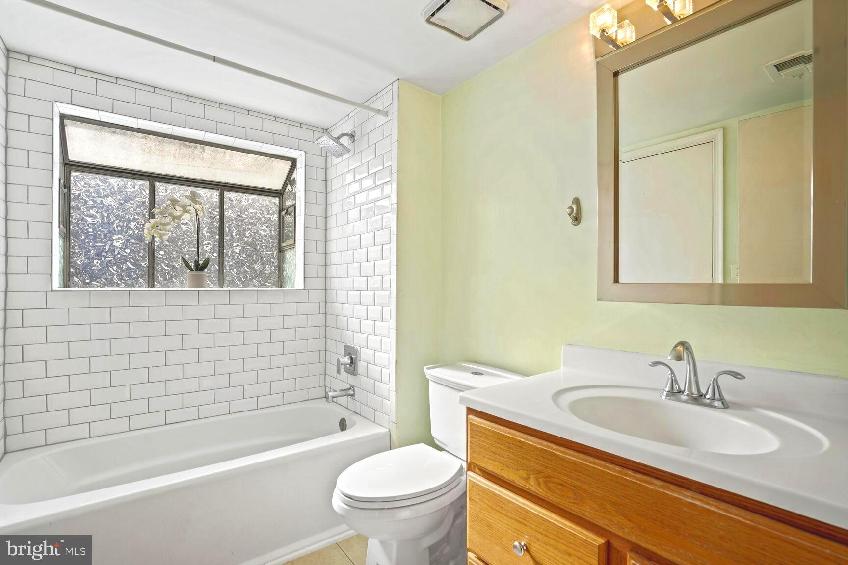 COURTBRIDGE - Residential Lease