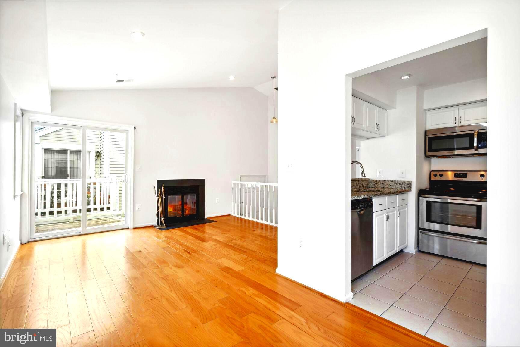 COURTBRIDGE - Residential Lease