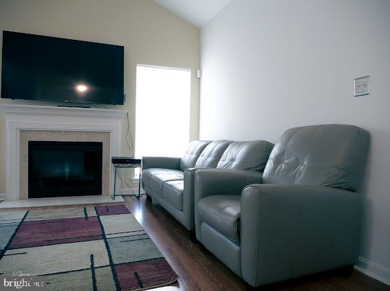 THE AVENUE AT FOREST RUN - Residential