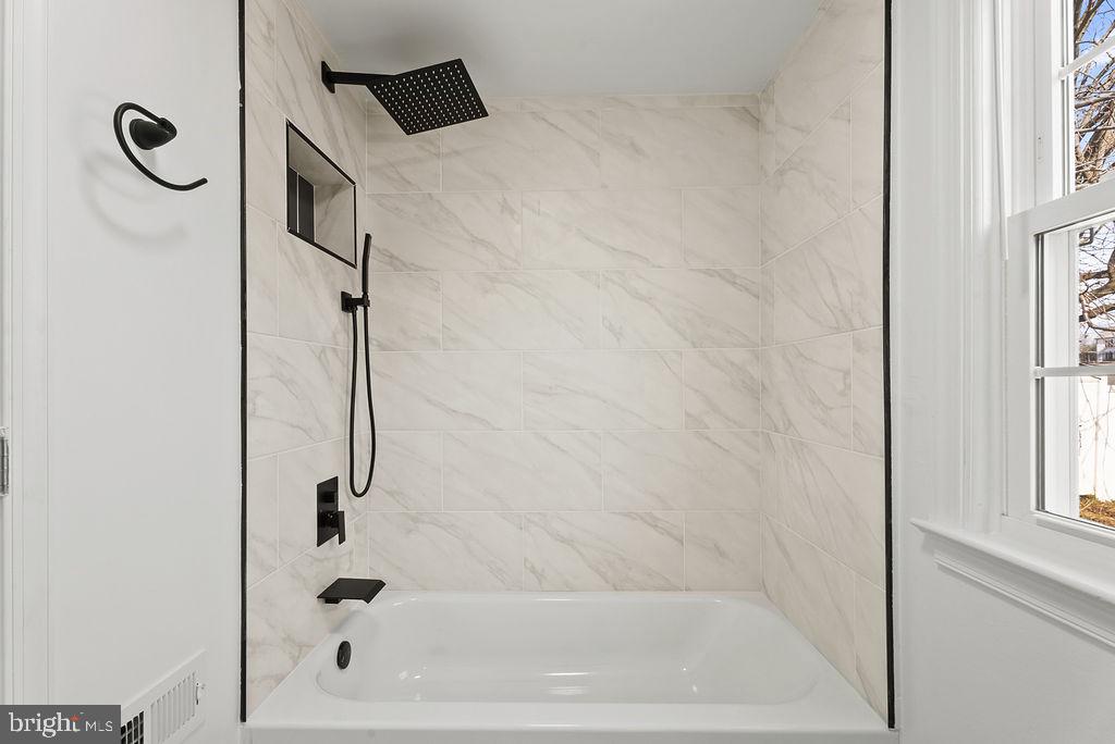 HAGERSTOWN - Residential