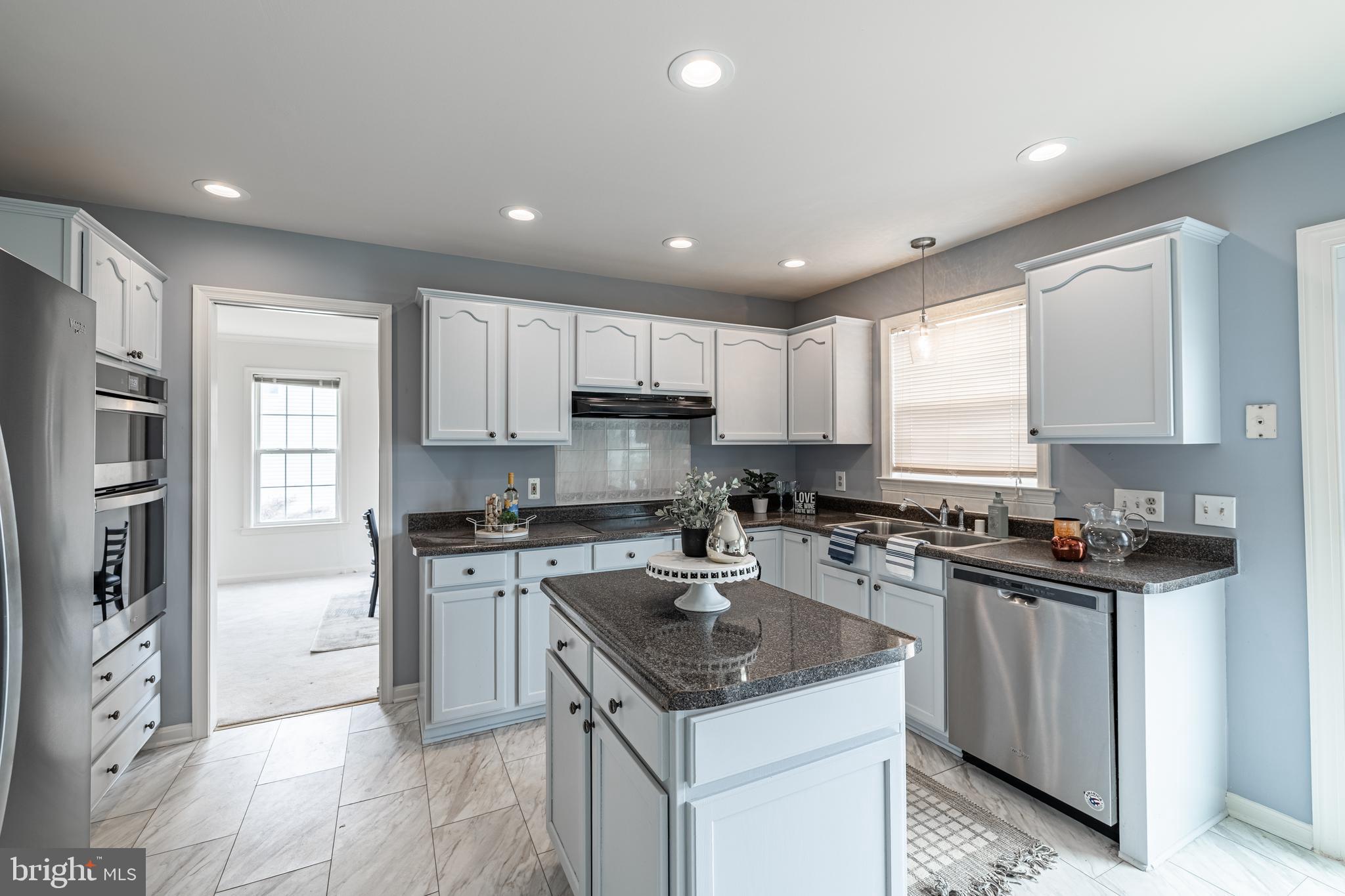 MAPLE GROVE - Residential