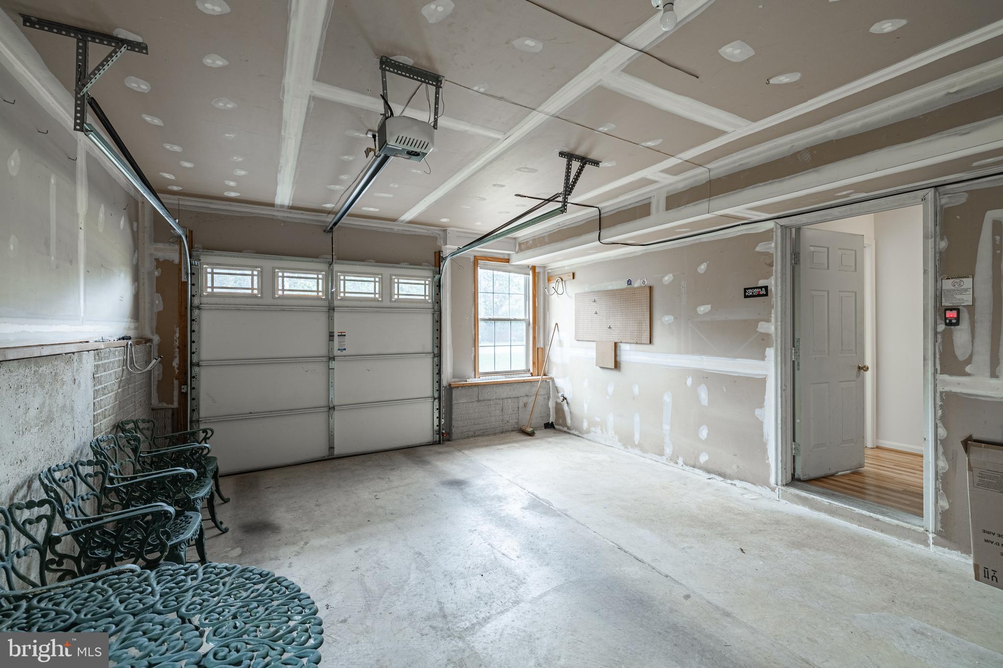 MAPLE GROVE - Residential