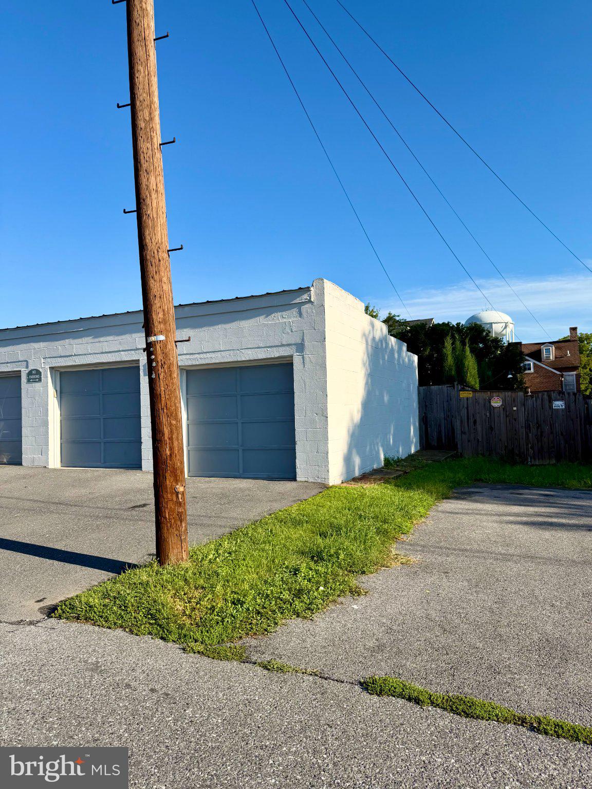 230 E 6TH
