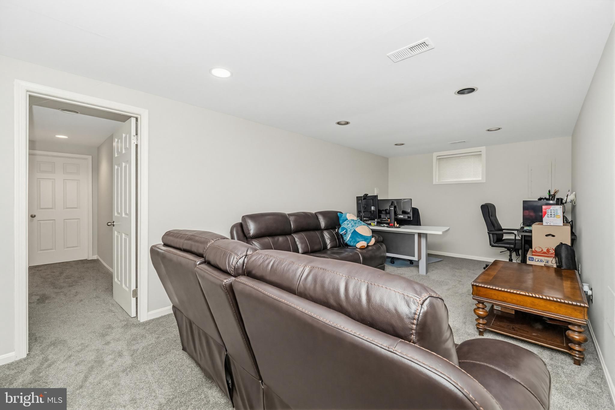 MEADOWGATE - Residential