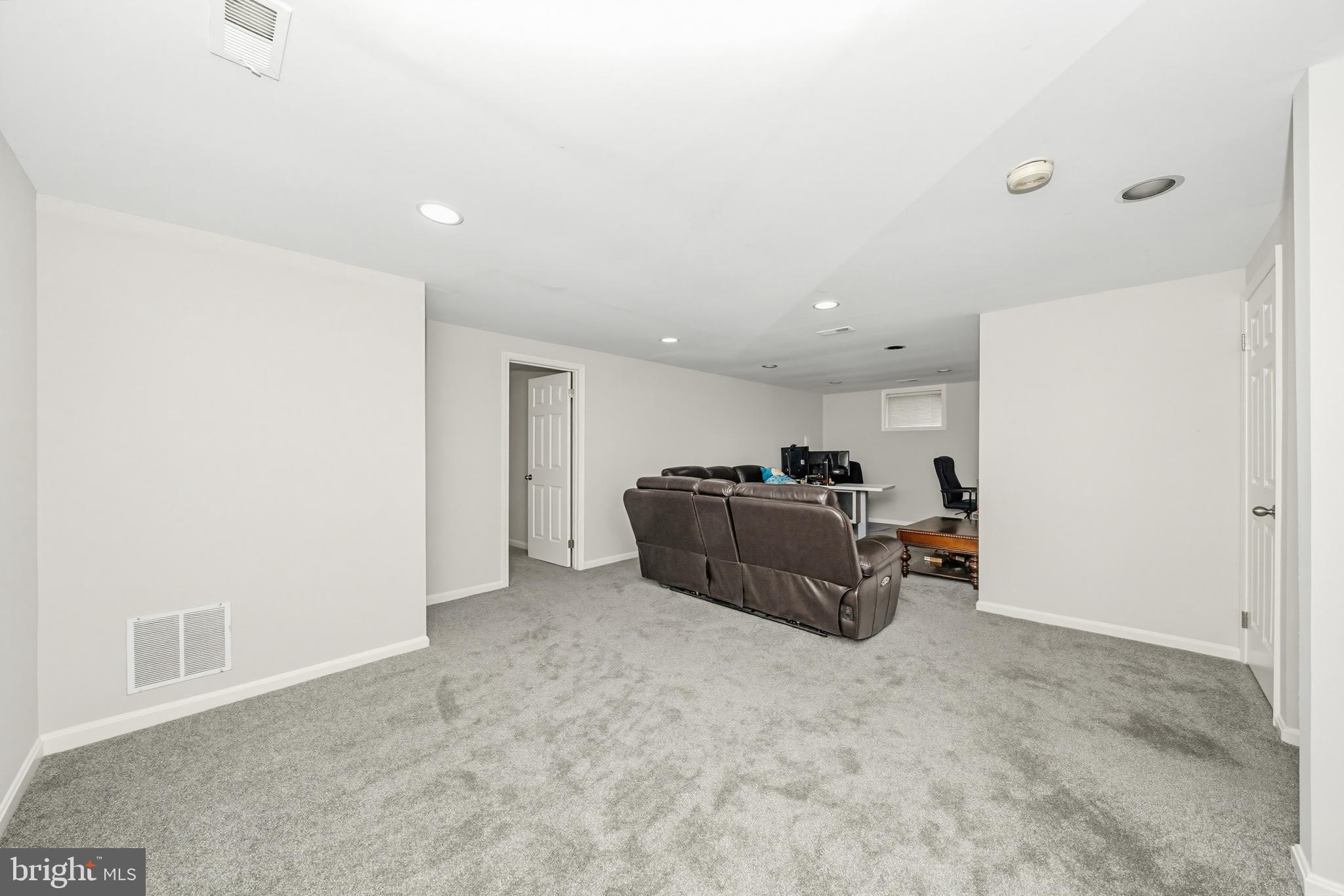 MEADOWGATE - Residential