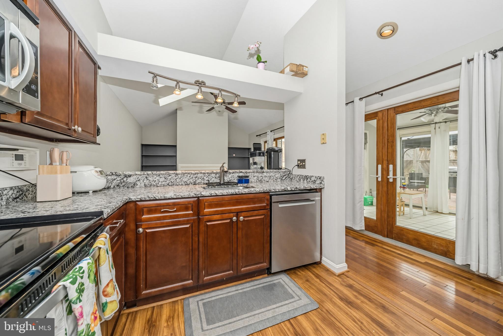 MEADOWGATE - Residential