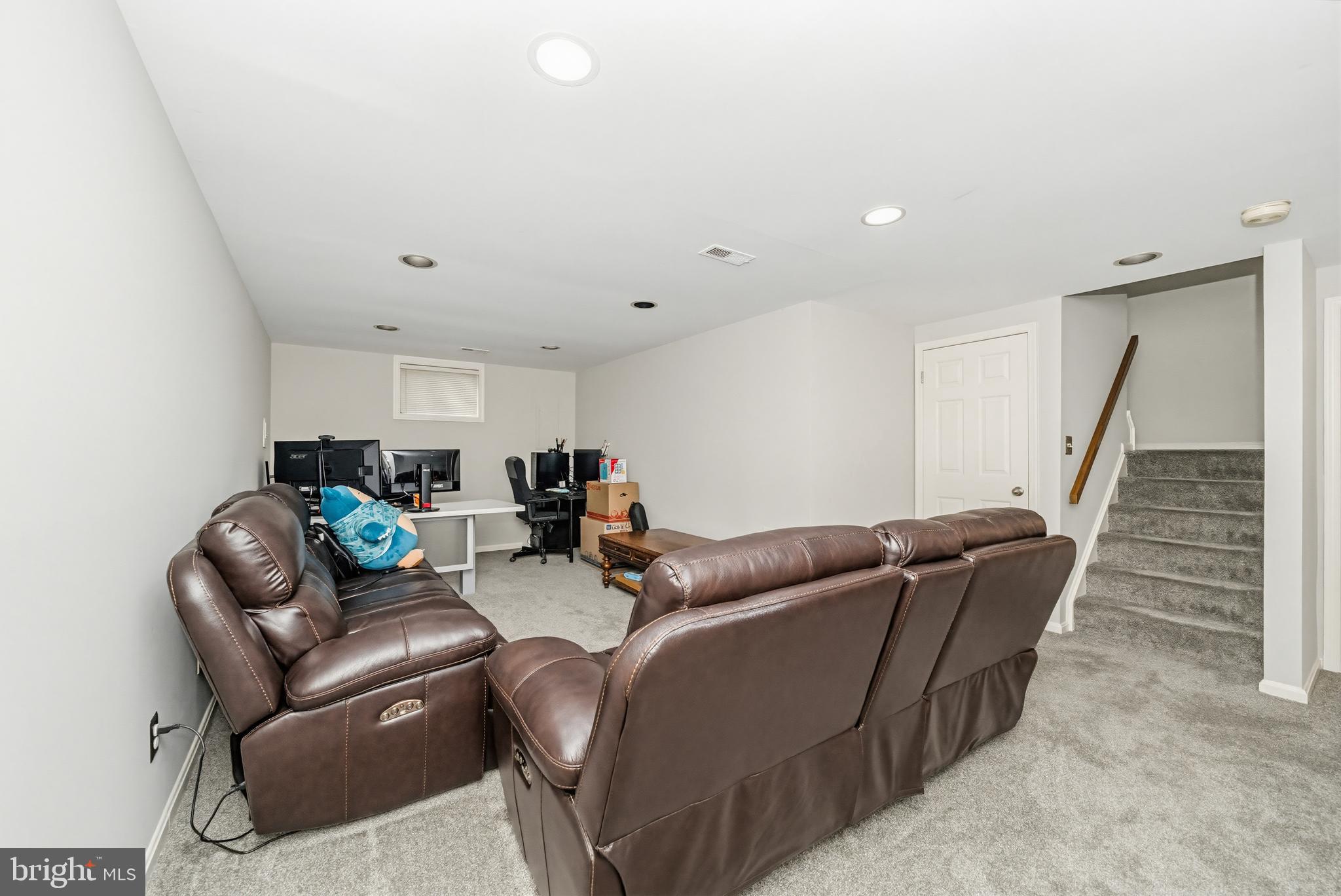 MEADOWGATE - Residential