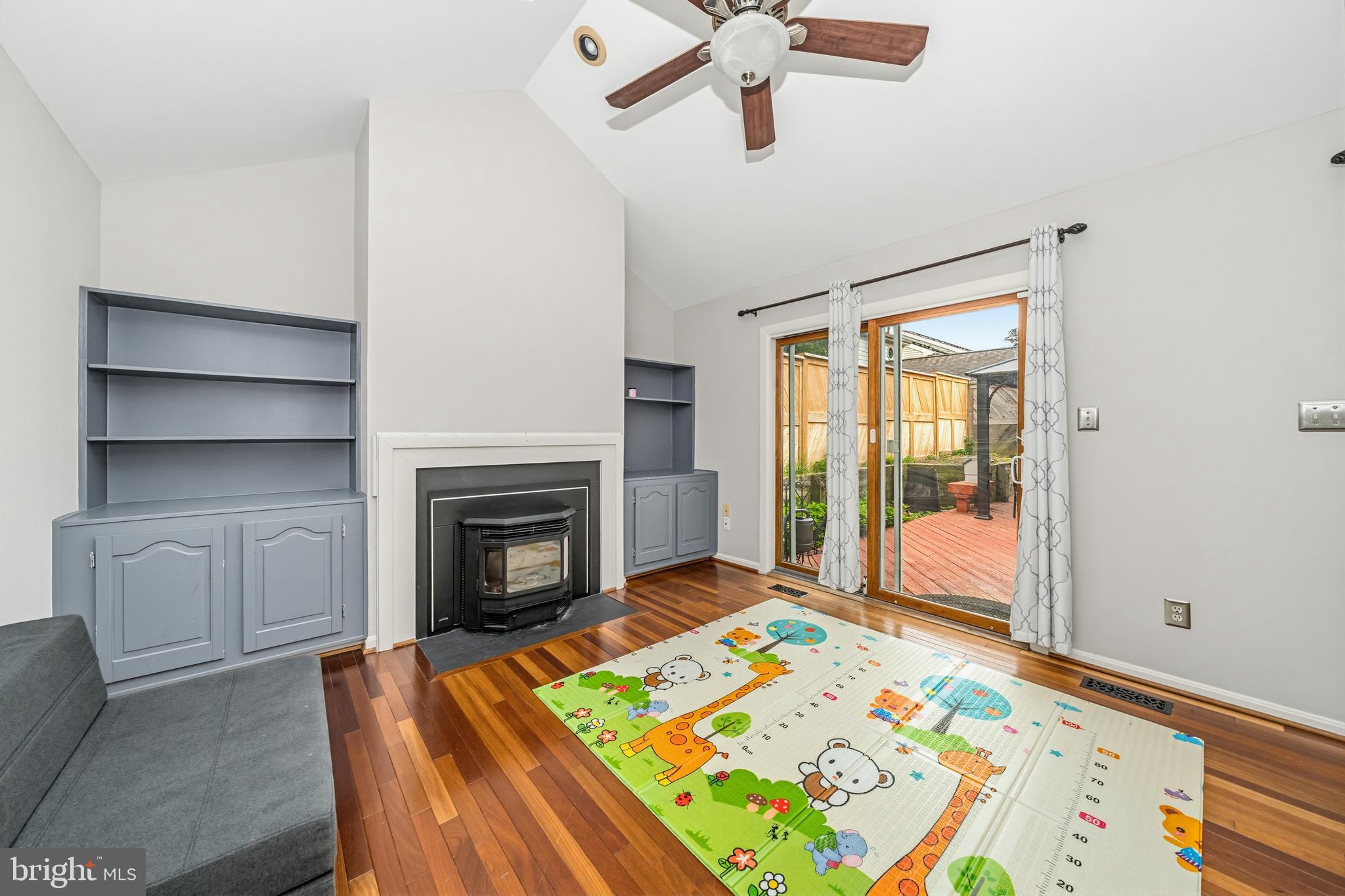 MEADOWGATE - Residential