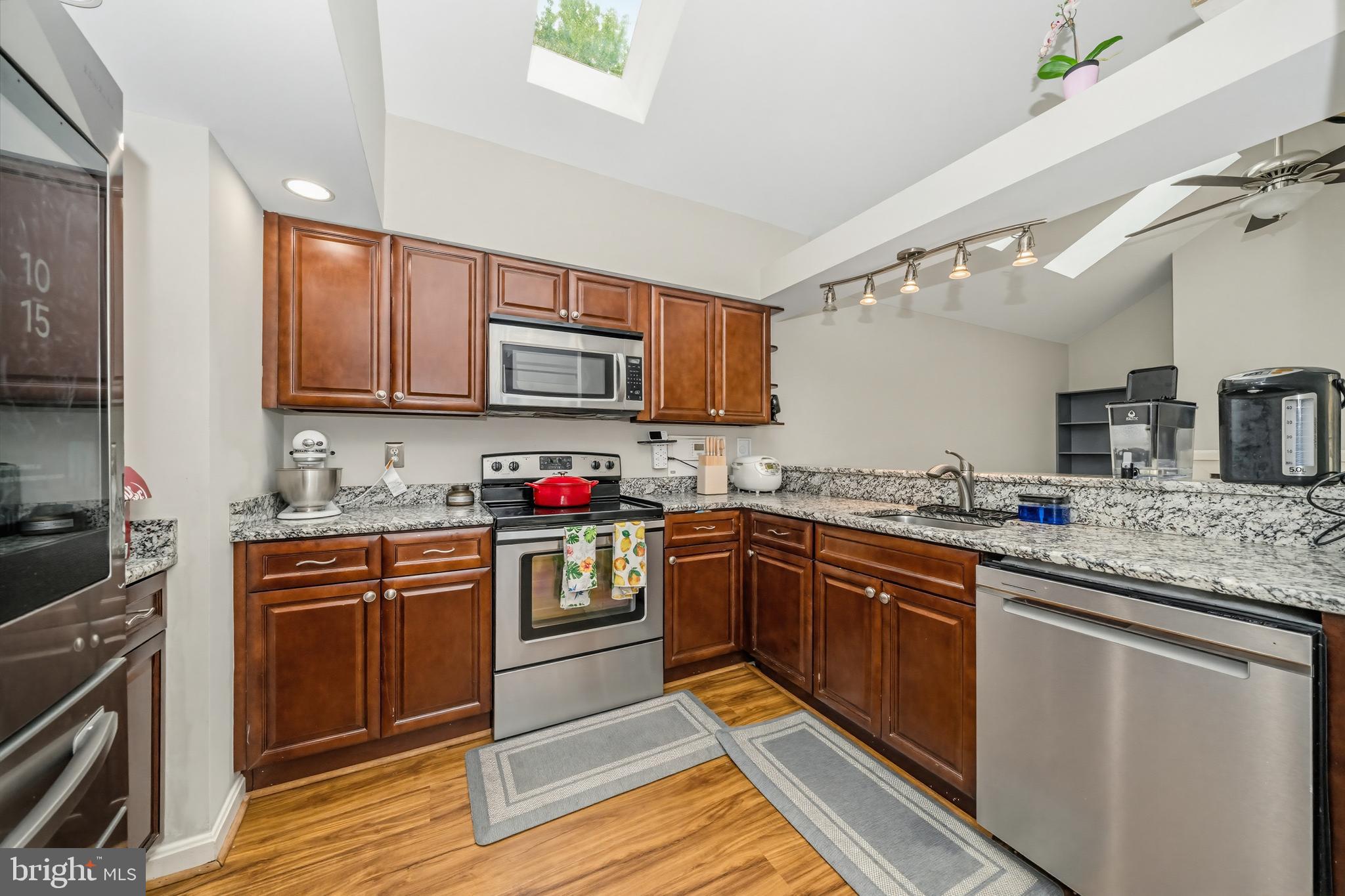 MEADOWGATE - Residential