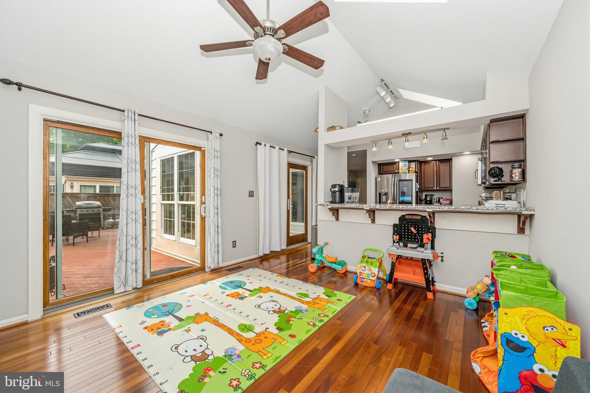 MEADOWGATE - Residential