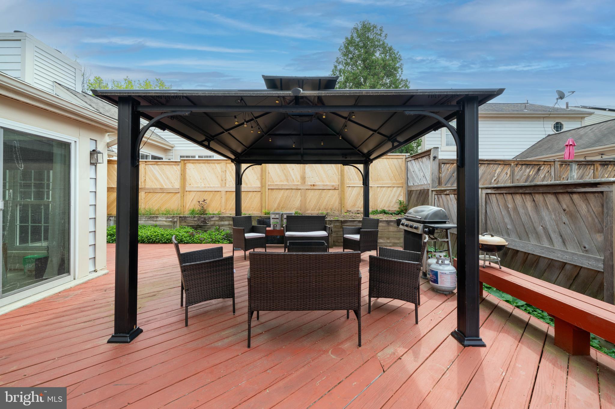MEADOWGATE - Residential