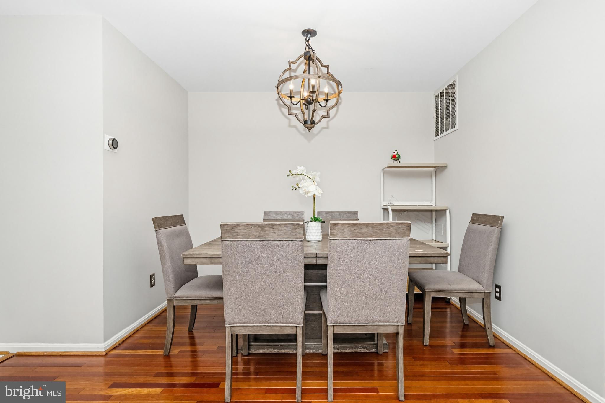 MEADOWGATE - Residential