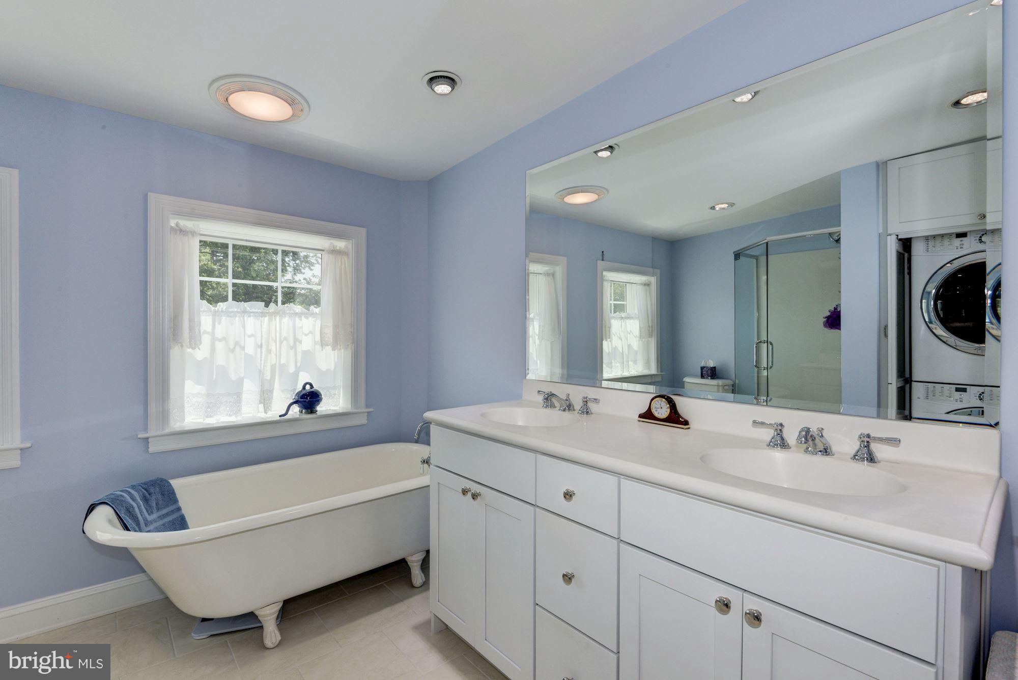 EASTPORT - Residential