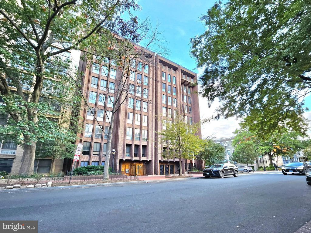 Photo of 1280 21st Street NW #402, WASHINGTON, DC 20036 (MLS # DCDC2230190)