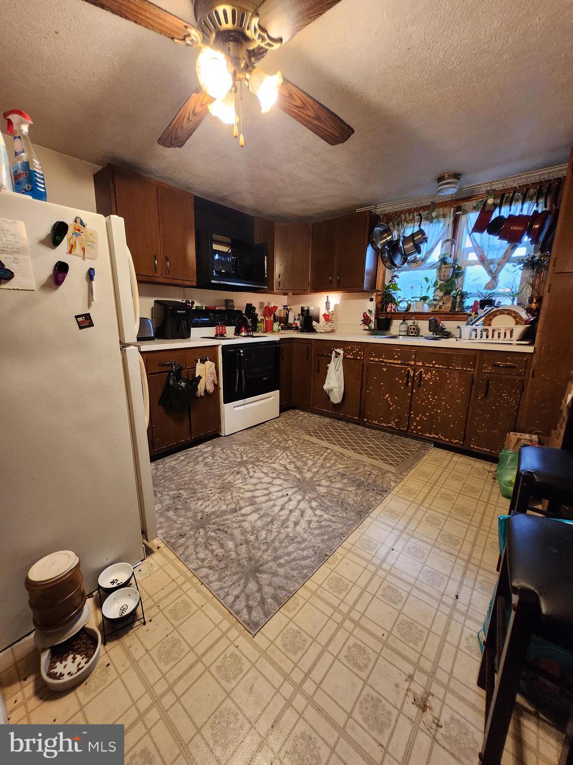 WOODWARD SQUARE - Residential