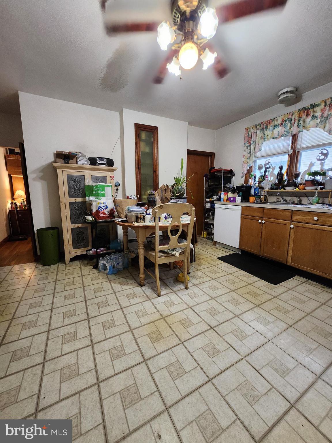 WOODWARD SQUARE - Residential