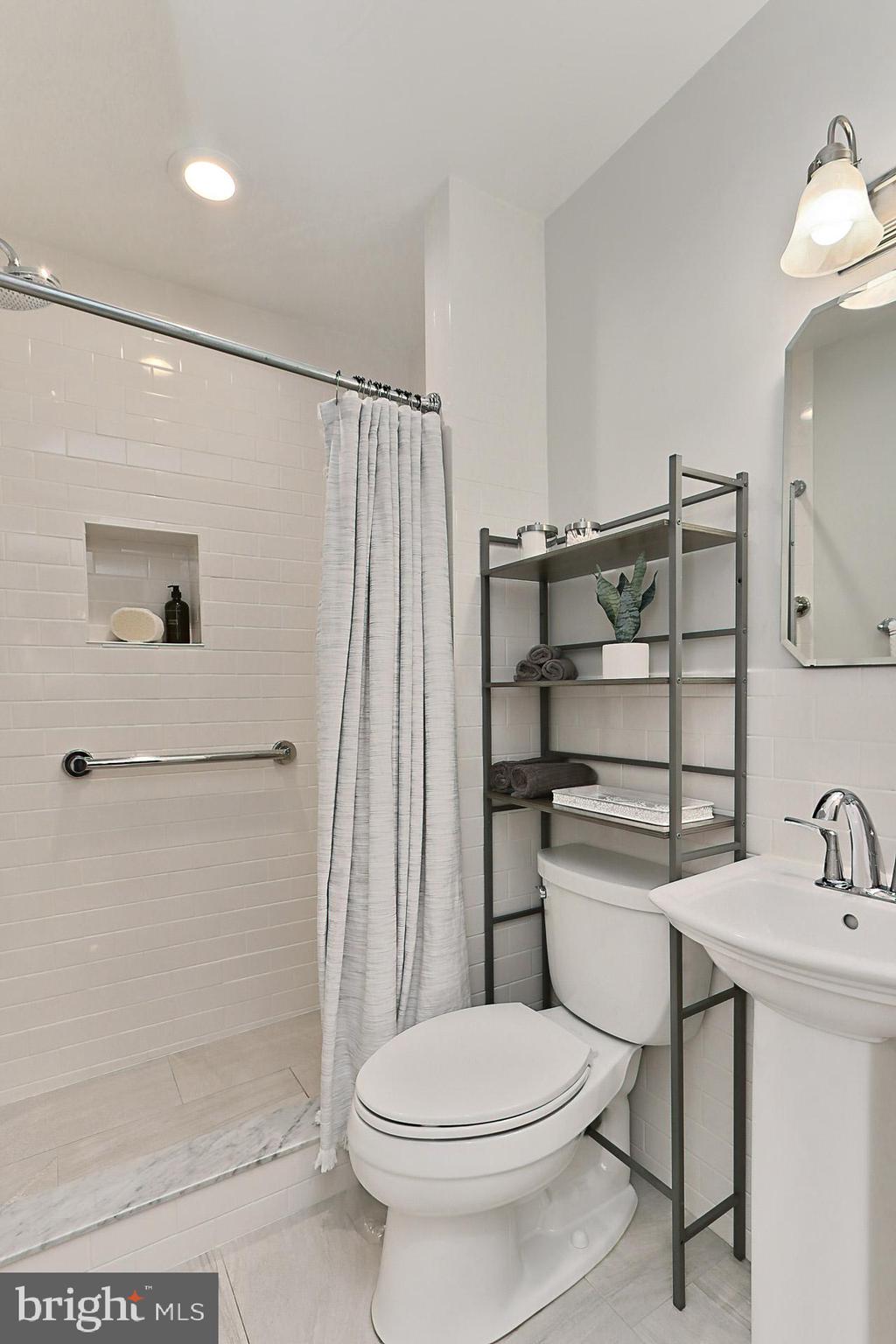 VIRGINIA FOREST - Residential