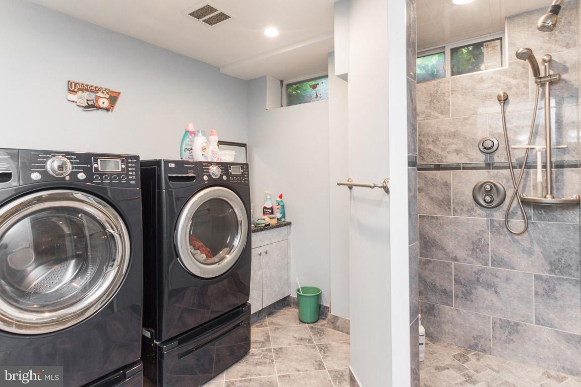 HICKORY RIDGE - Residential