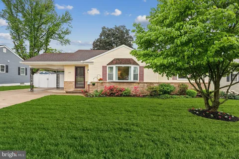 310 E 3rd Street, Florence, NJ 08518 - #: NJBL2086752