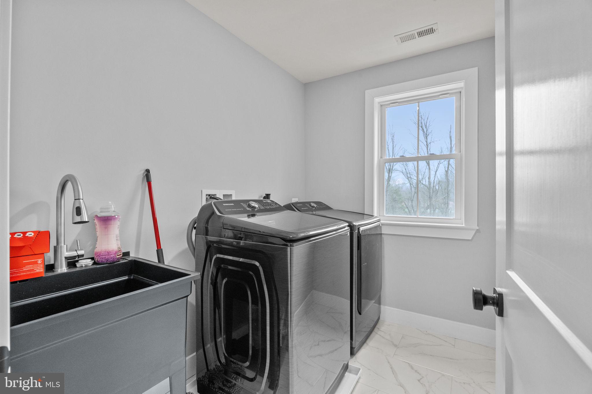 HIGHLAND VIEW - Residential