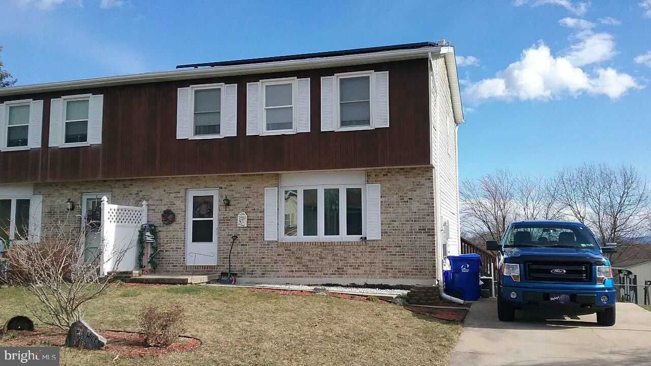 Neat and clean duplex in N. Middleton Twp. 3 Bedrooms, 1.5 bath, finished lower level with possible 4th bedroom and walk out. Fenced yard. Move-in condition.