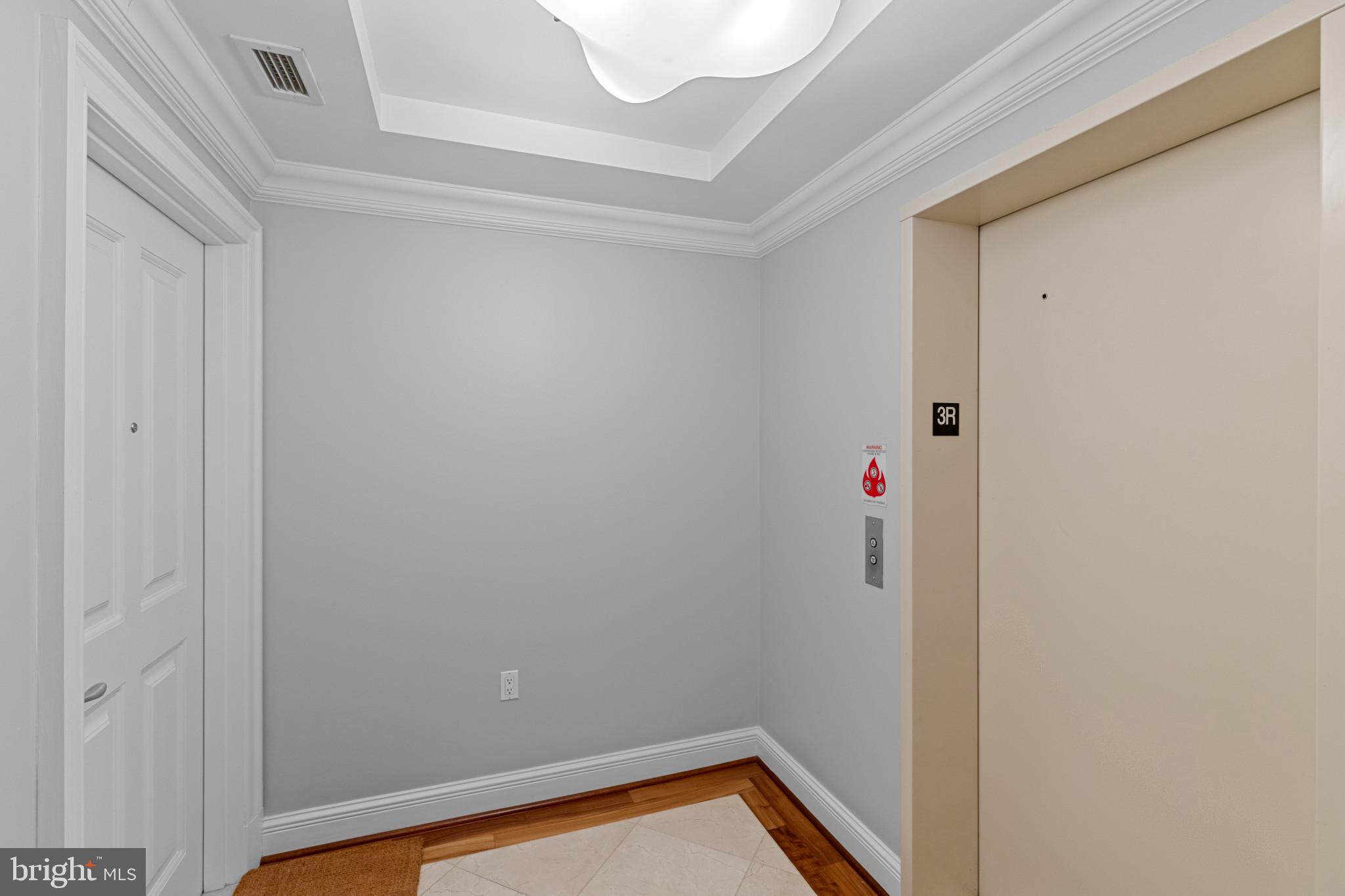 THE RITZ-CARLTON RESIDENCES - Residential