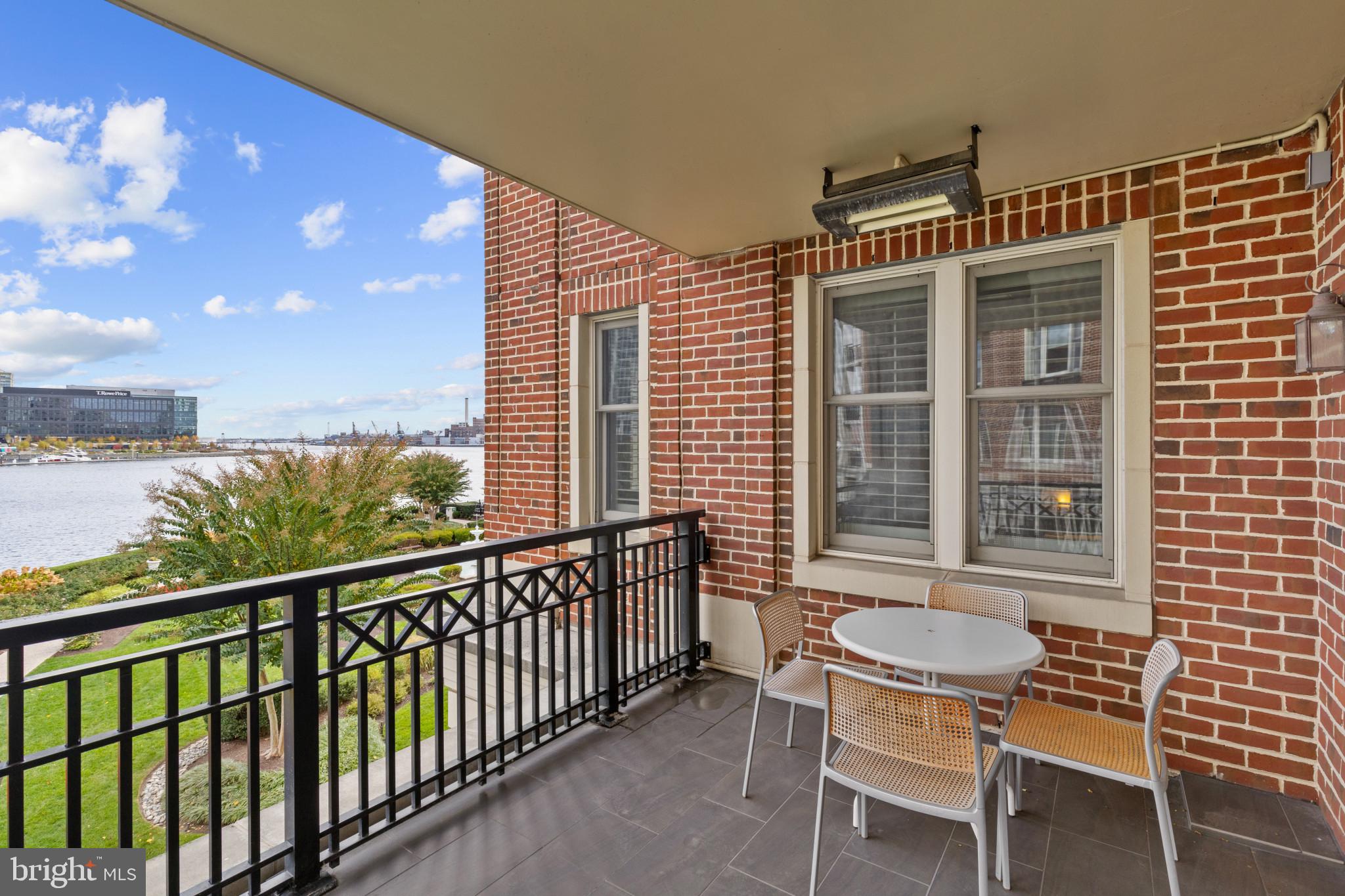 THE RITZ-CARLTON RESIDENCES - Residential