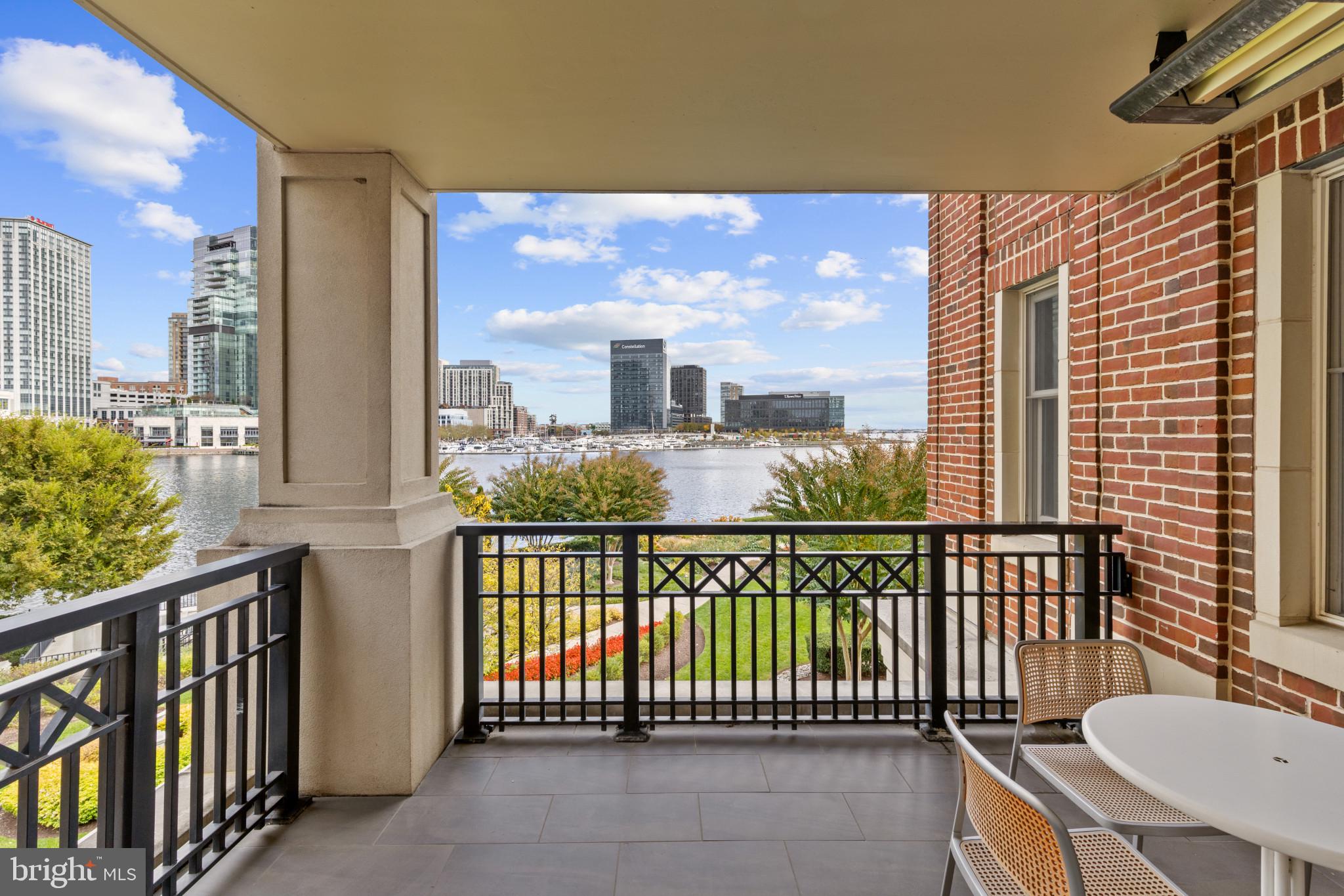 THE RITZ-CARLTON RESIDENCES - Residential