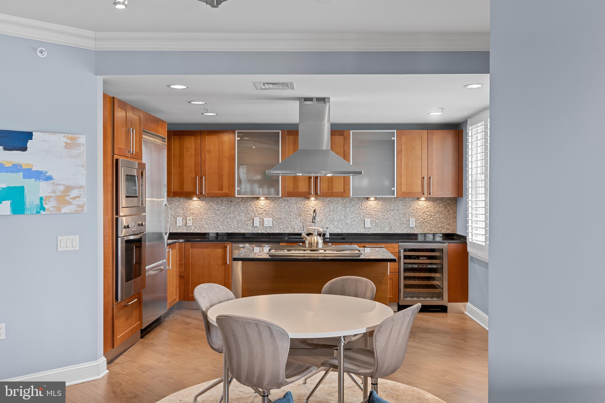 THE RITZ-CARLTON RESIDENCES - Residential