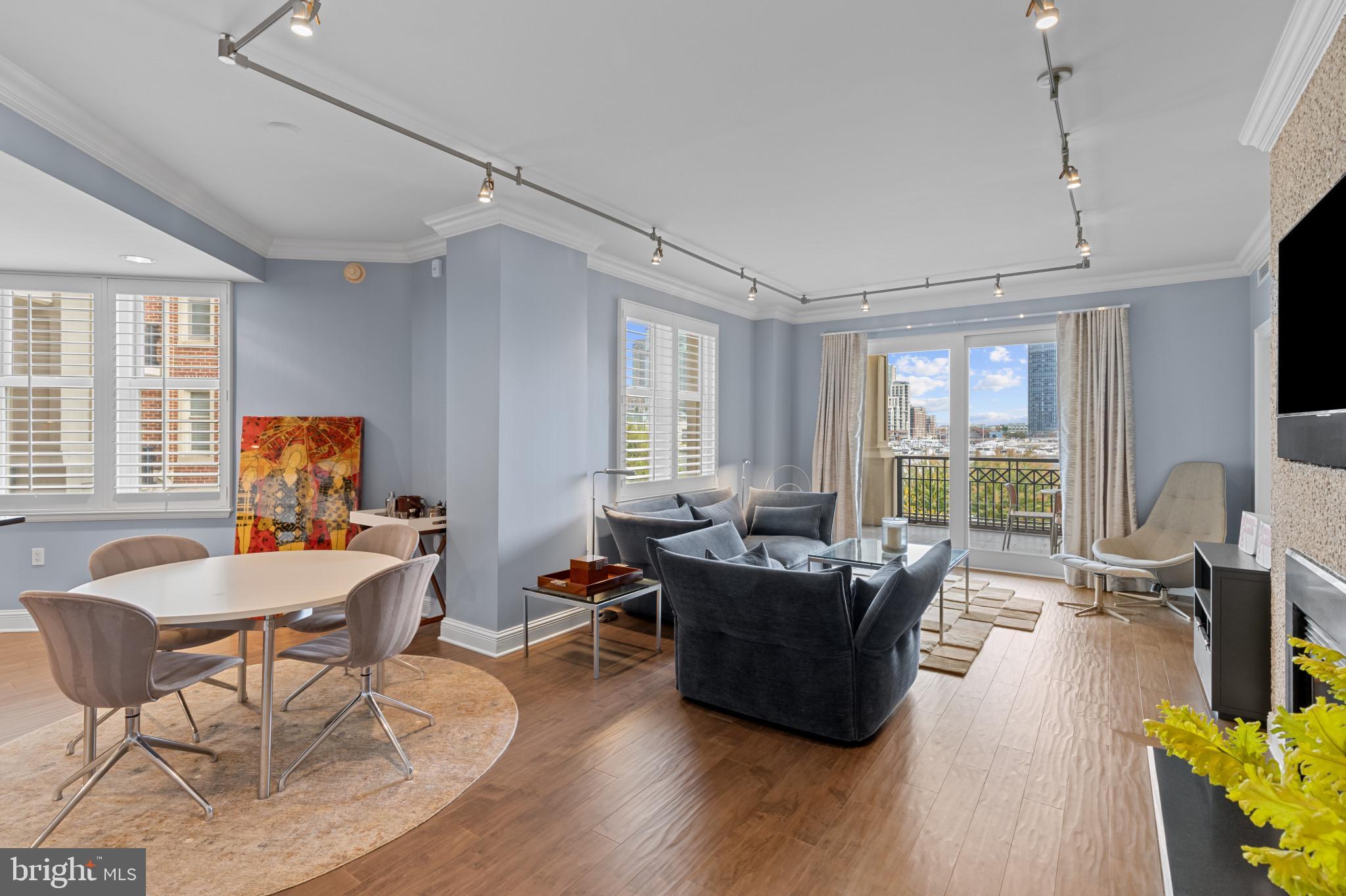 THE RITZ-CARLTON RESIDENCES - Residential